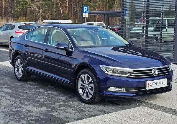 Volkswagen Passat cena 54900 przebieg: 189742, rok produkcji 2018 z Krzanowice małe 781